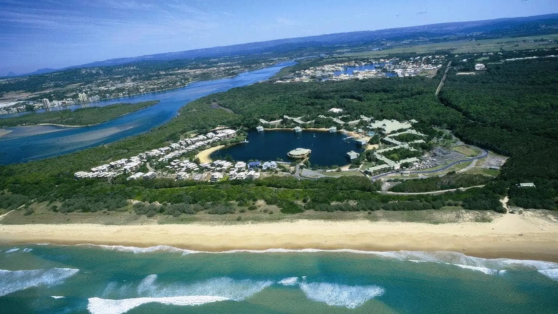 Sunshine Coast Car Hire Pickup Novotel Twin Waters